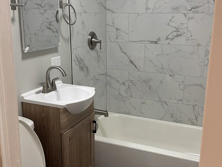 3911 N Kedzie Ave #1 — Photo 8