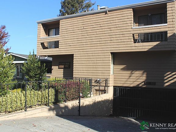 2nd image of 644 N El Camino