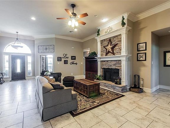 5th image of 3066 Belmont Ln