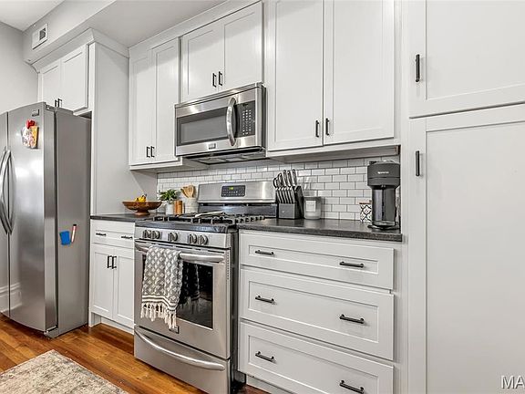 3rd image of 2318 Louisiana Ave