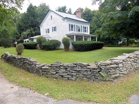 2nd image of 806 Violet Ave