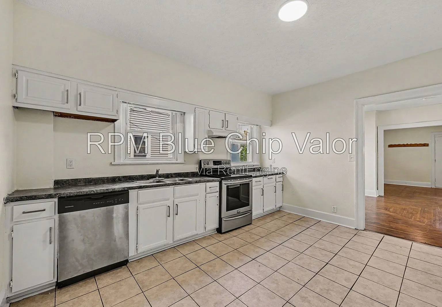 2 bed, 1.0 bath, 1160 sqft, $1,225 — Photo 1