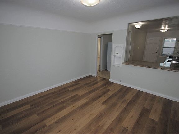 3rd image of 212 Linden Ave