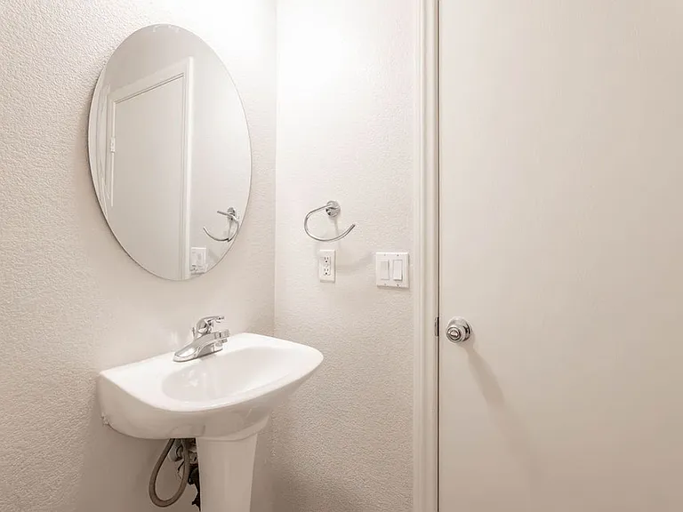 5531 Doubleday St — Photo 10
