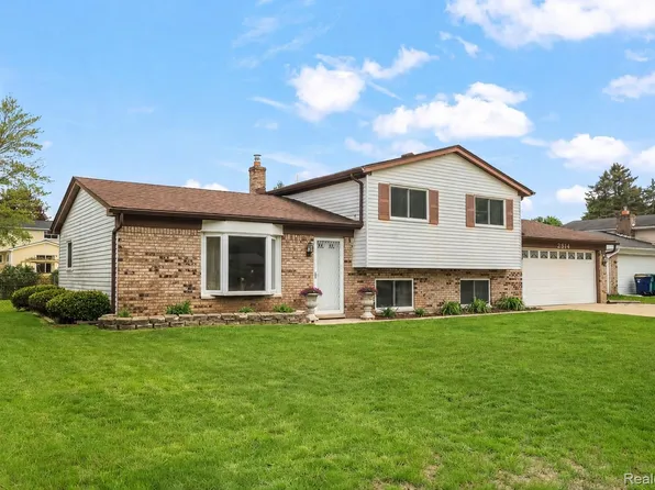 2814 Burgess Hill Dr, Waterford, MI 48329