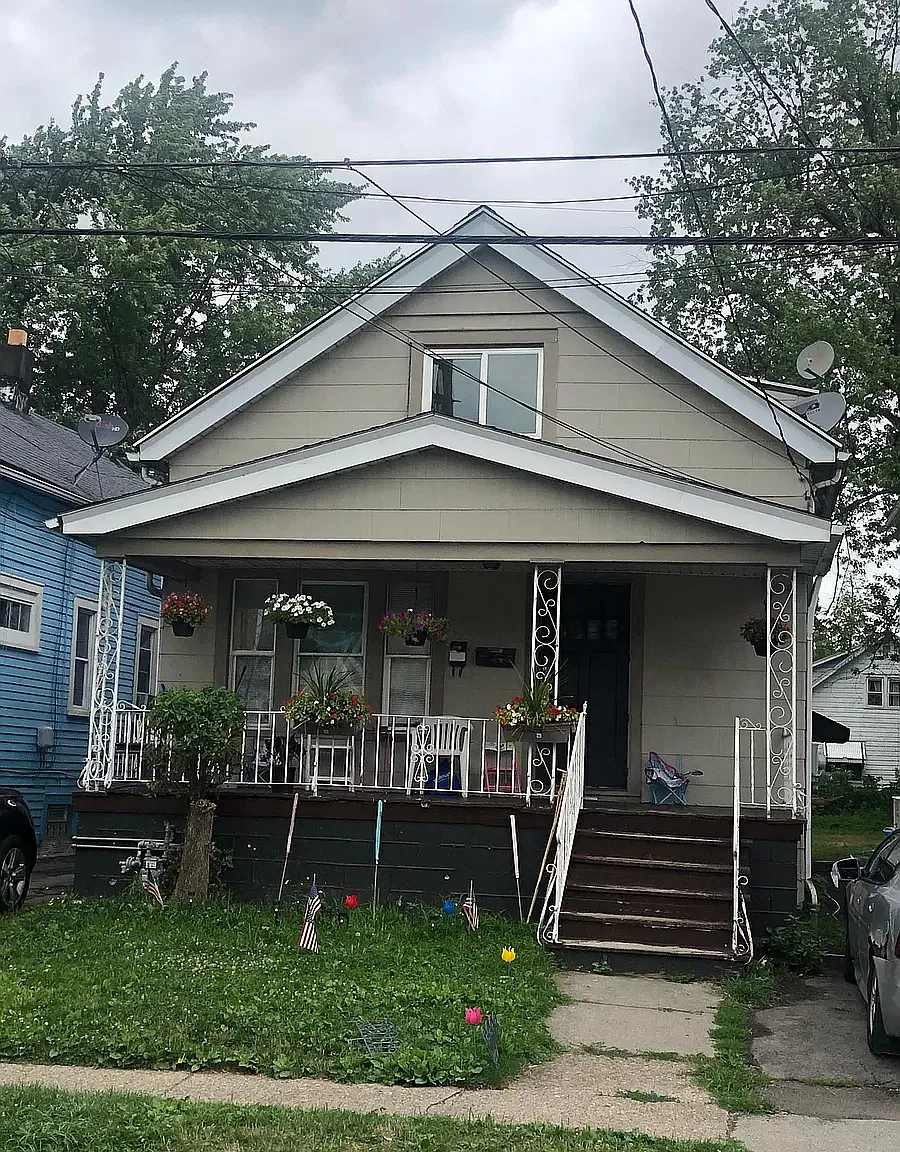 466 Minnesota Ave — Photo 1