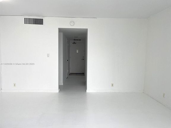 5th image of 1000 West Ave APT 1422