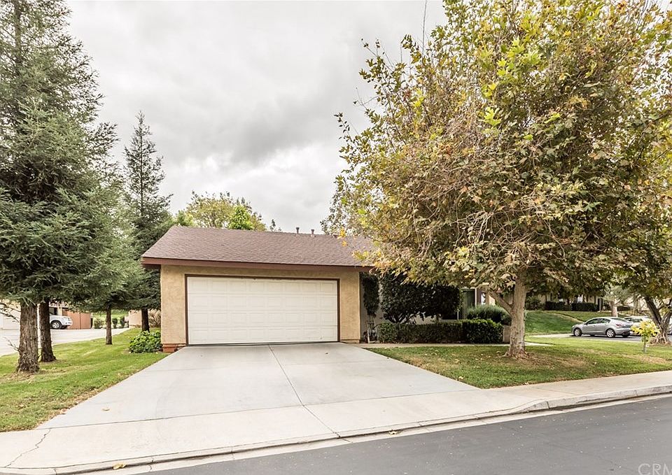 2nd image of 1075 Ardmore Cir