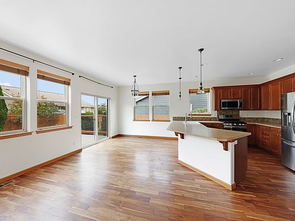 5th image of 2864 SW Berwick Drive