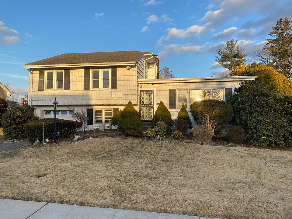 1st image of 26 Frances Dr