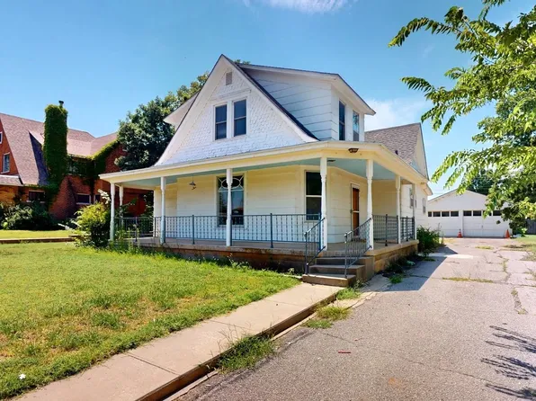 1619 7th St, Woodward, OK 73801