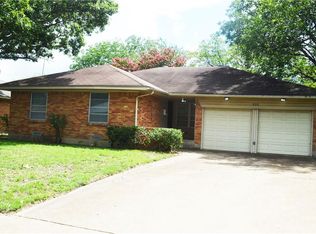 520 Willowood Ln, Lancaster, TX 75134