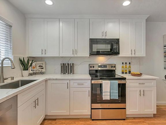 4th image of 1436 Glenpine Dr