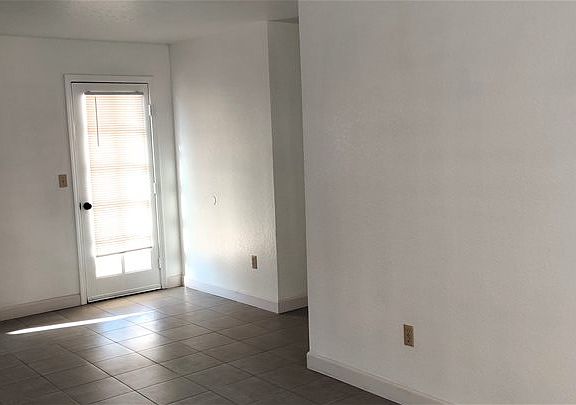 4th image of 367 Anna Cir APT A