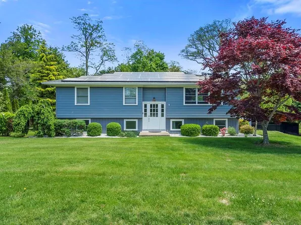 21 Highview Boulevard, Brookhaven, NY 11719