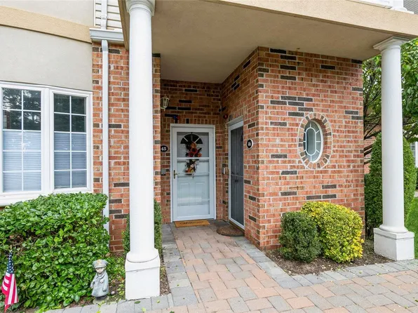 46 Sarah Court #46, Amityville, NY 11701