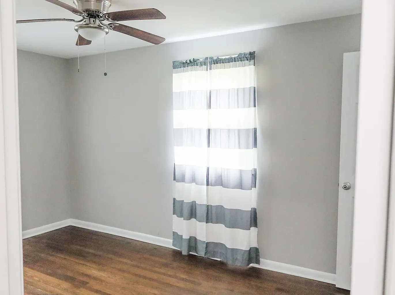 4 bed, 2400 sqft, $3,100 — Photo 3