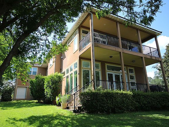 4th image of 71 Lakeshore Dr