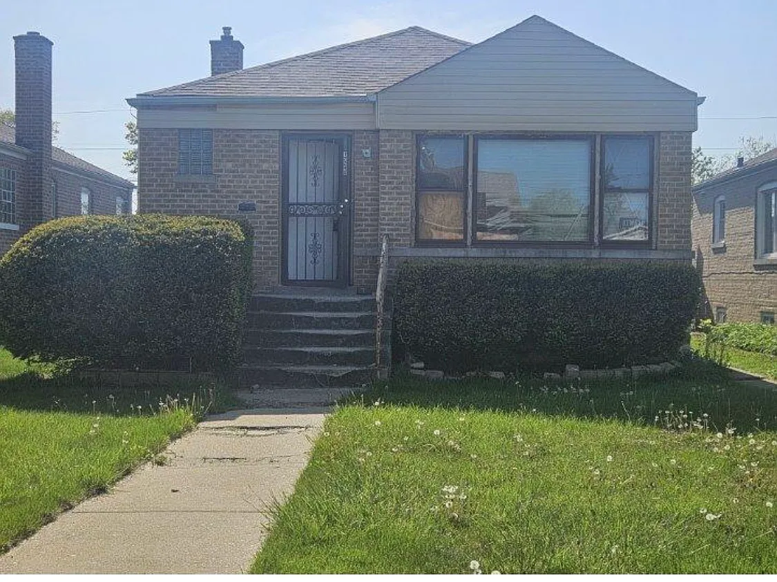 12240 S Loomis St photo 1