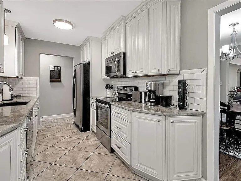 514 S Crestway St — Photo 11