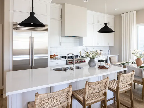 118 W Holcomb Ln, Phoenix, AZ 85003