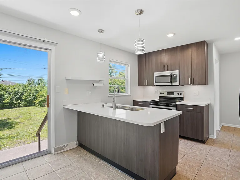 405 Brewer Dr #B — Photo 12