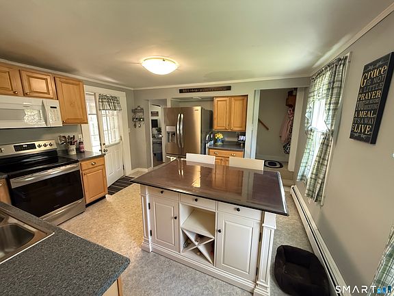 5th image of 651 Pomeroy Avenue