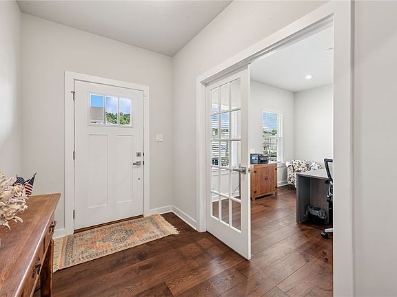 3rd image of 1078 Wedgewood Dr