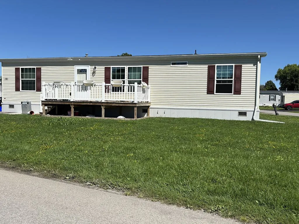 4 bed, 2.0 bath, 1356 sqft, $1,800 — Photo 4