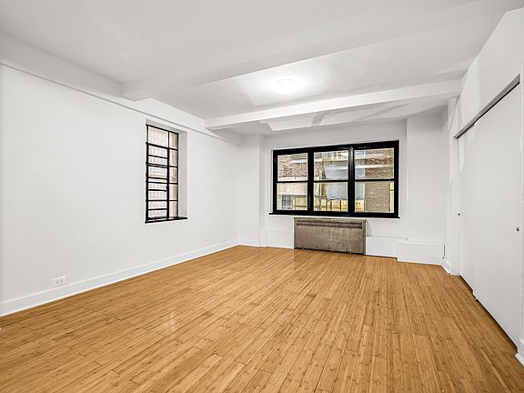 5th image of 307 E 44th St APT 301