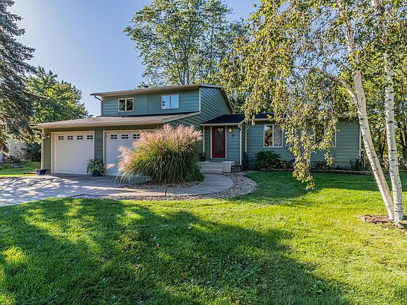 2nd image of 605B N Dianne Ln