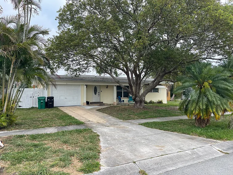 173 SE Placita Ctport Street Lucie — Photo 1