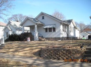 2018 12th St, Moline, IL 61265