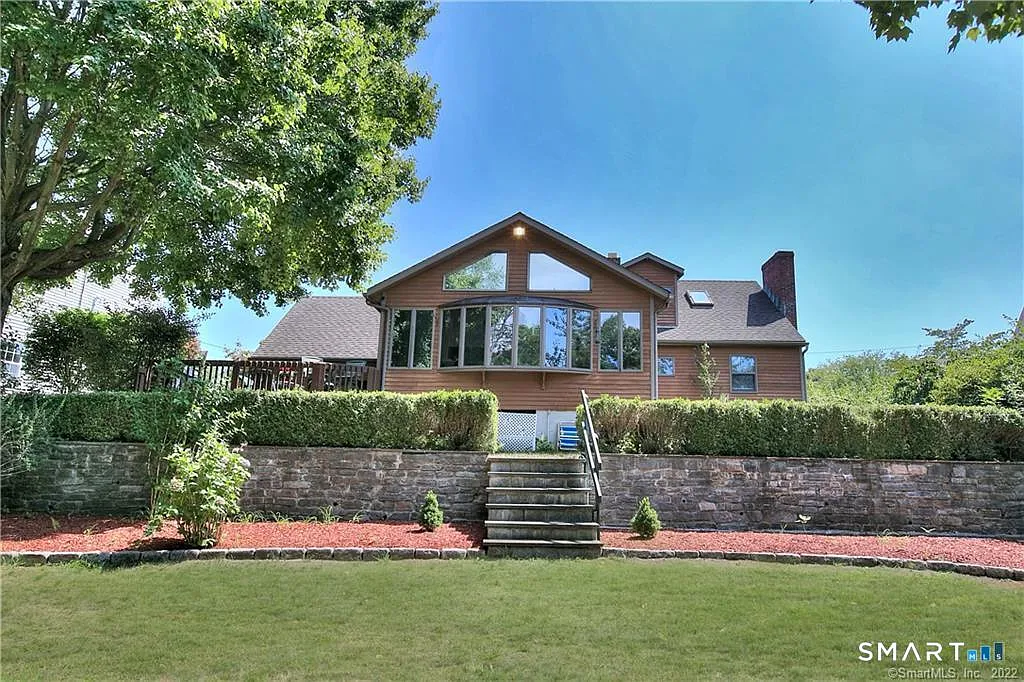 4 bed, 1893 sqft, $6,999 — Photo 1
