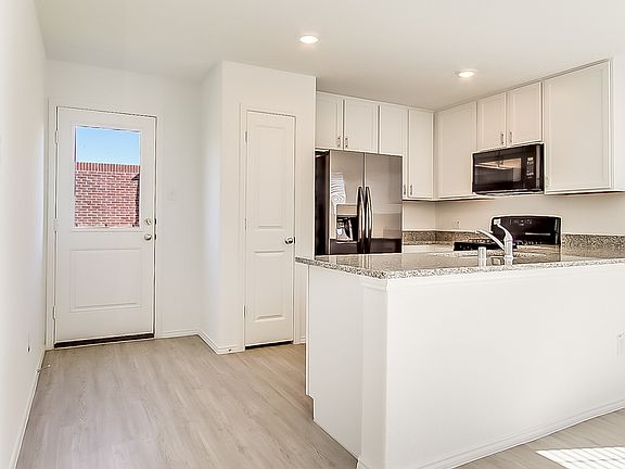 5th image of 3616 Bluebird Ln