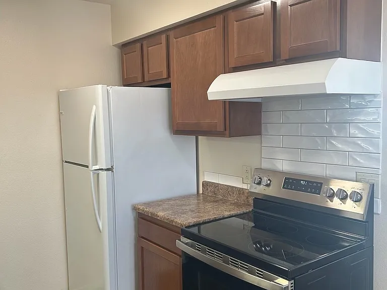 905 Nakomis Dr NE #3 — Photo 4