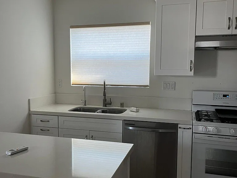 1316 S Van Ness Ave #C — Photo 5