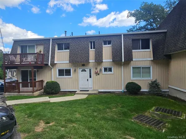 18 Pavilion Ridge Way Unit 1, Suffern, NY 10901
