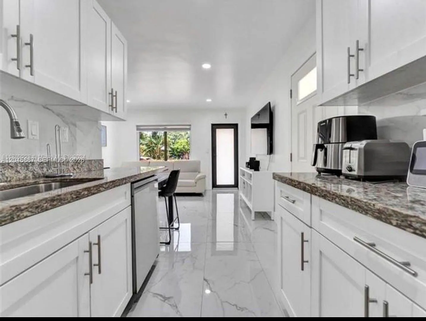 2730 NE 16th Avenue 0, Pompano Beach, FL 33064 - 6949 — Photo 1