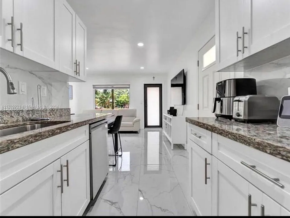 2730 NE 16th Ave #0