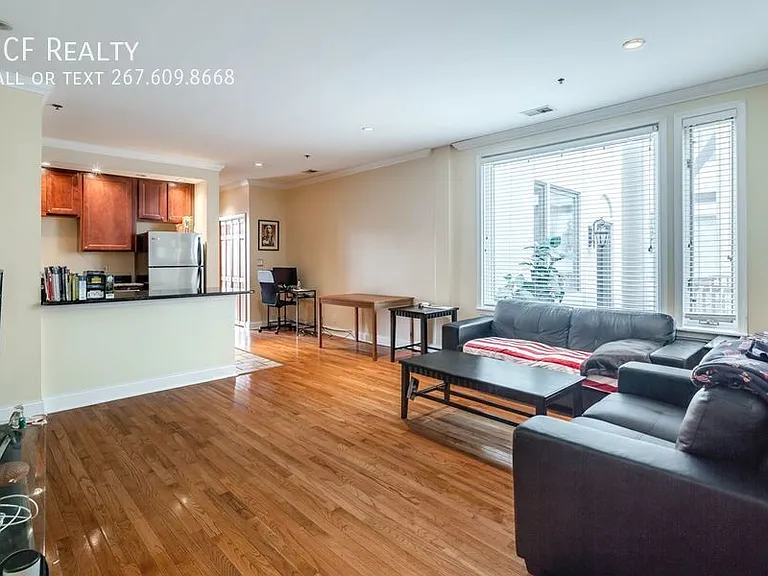 627 N 18th St #208 — Photo 3