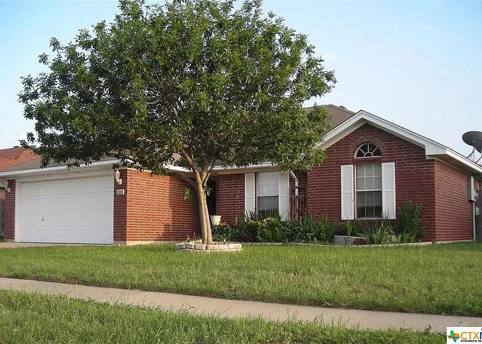 1st image of 2704 Littlepine Dr