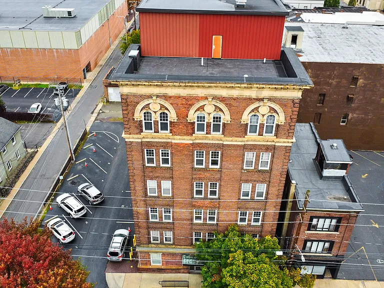 Cumberland Apartments — Photo 19
