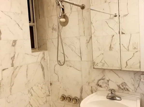 426 East 81st Street image 3 of 3