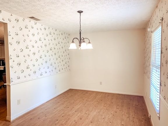 4th image of 1822 Moses Dr