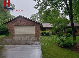 1739 Hanging Valley Ct, Kernersville, NC 27284