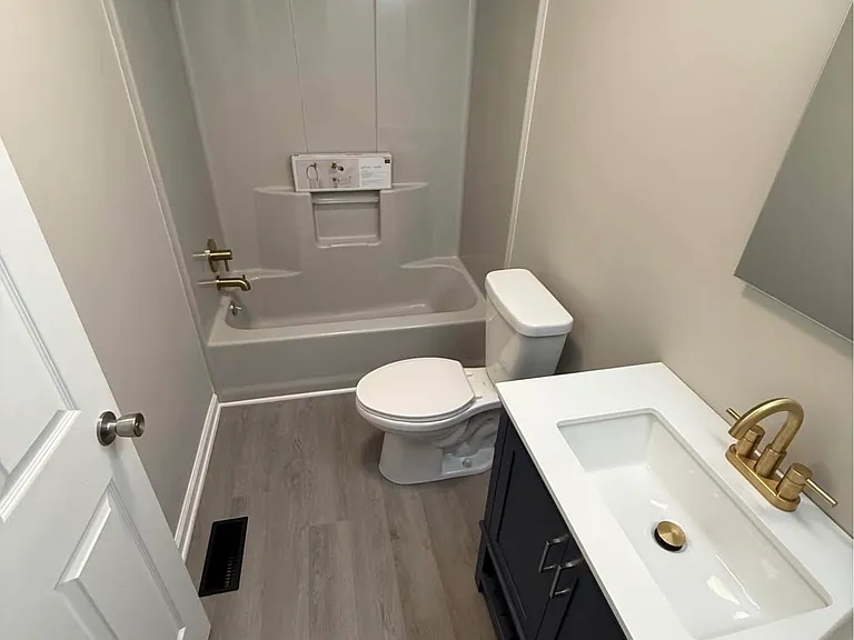 24 Magnolia Rd #4 — Photo 12