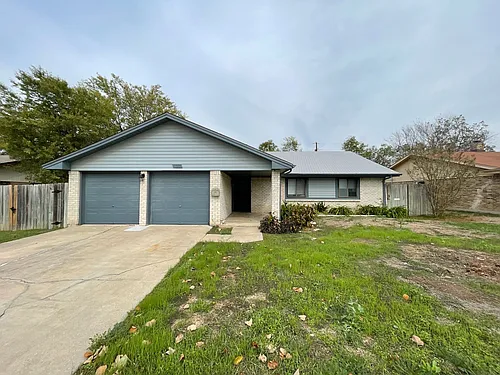 1409 Farhills Dr Photo 1