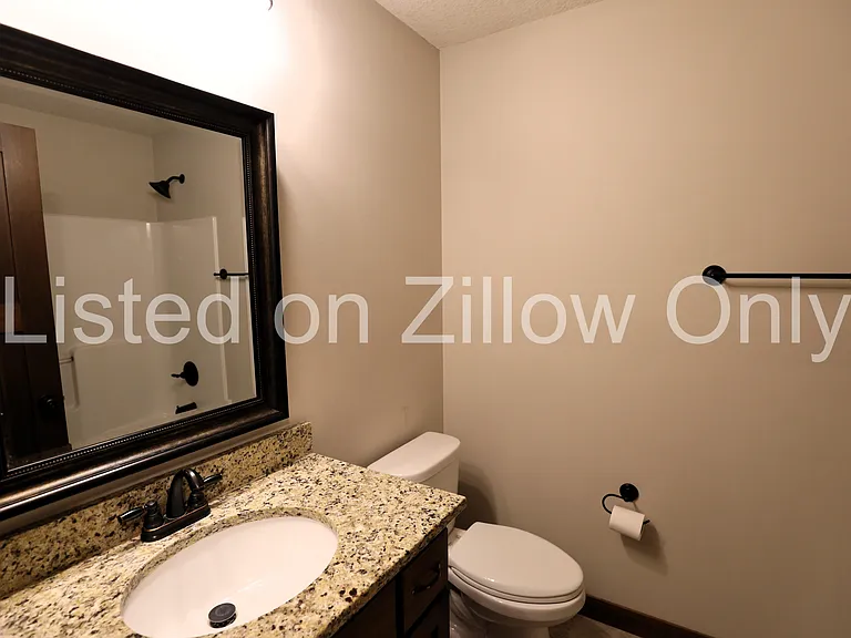 6758 Redwood Ave — Photo 18