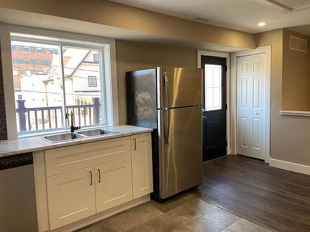 21 Eby St S #1 — Photo 12